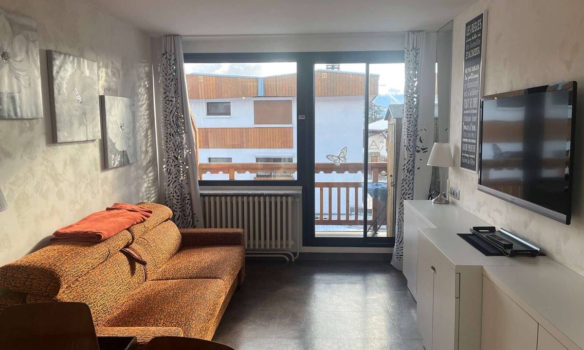 Jeux Apartment | Cozy Studio for 4 in Heart of Alpe d'Huez, South-Facing Terrace, Pet-Friendly