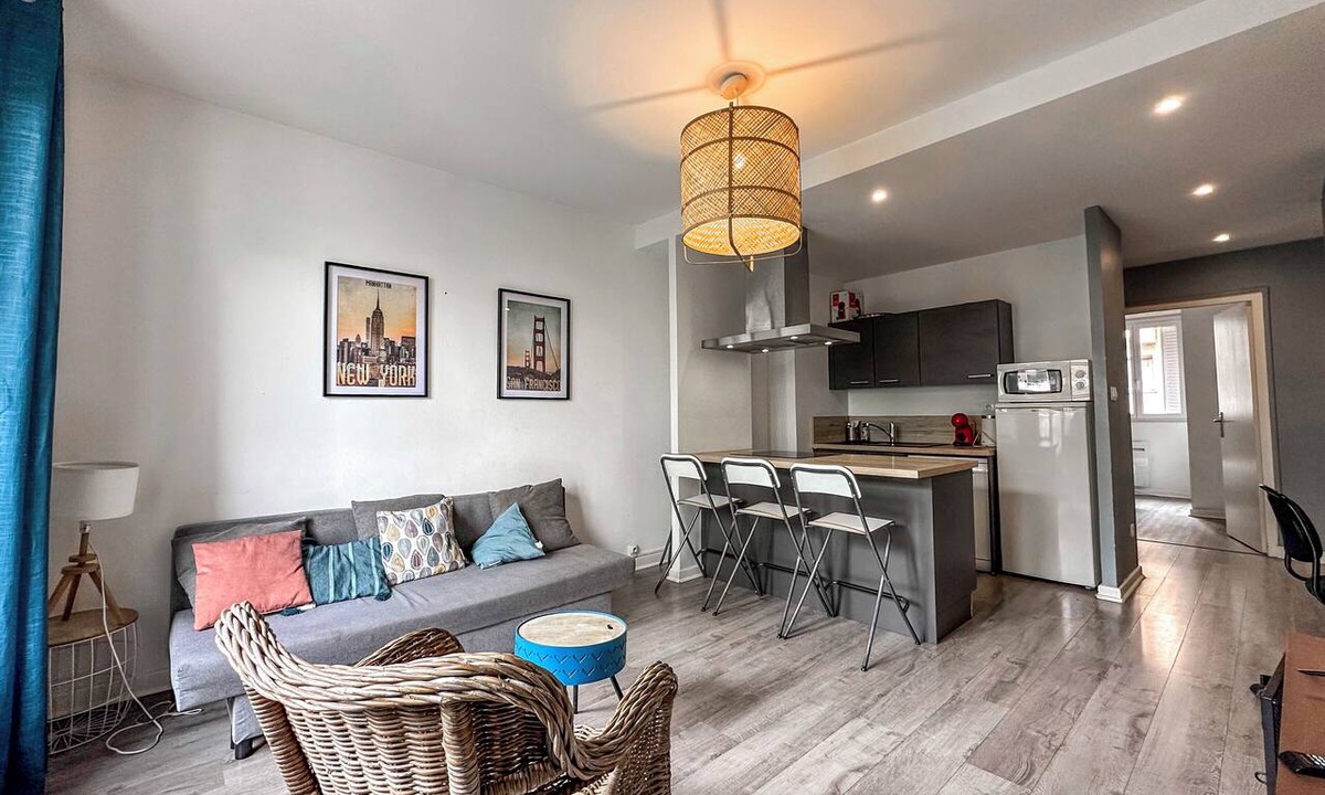Quartier Hyper-Centre Apartment | #D5 | The Blue Marceau 🫐