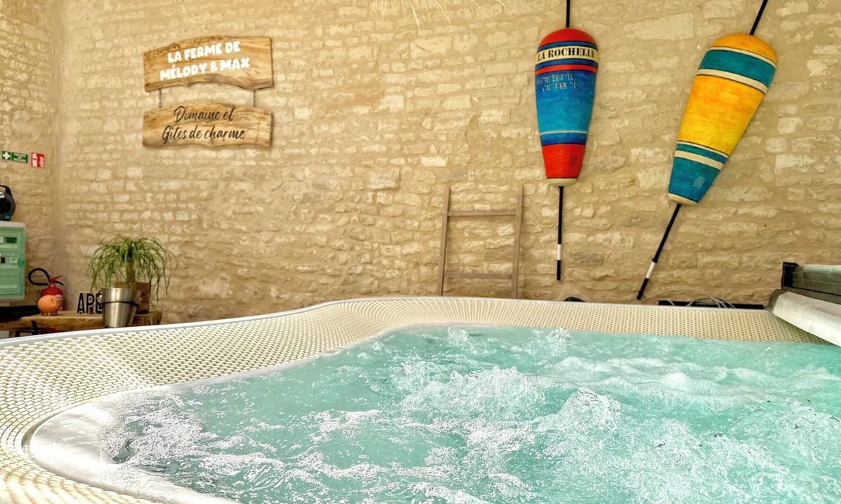 Saint-Medard-d'Aunis House | Domaine & Spa gîtes de charmes - La Ferme de La Rochelle