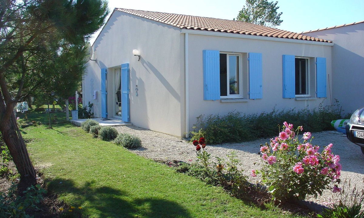 Le Petit Village House | Elegant villa with garden, quiet location close to beaches and shops