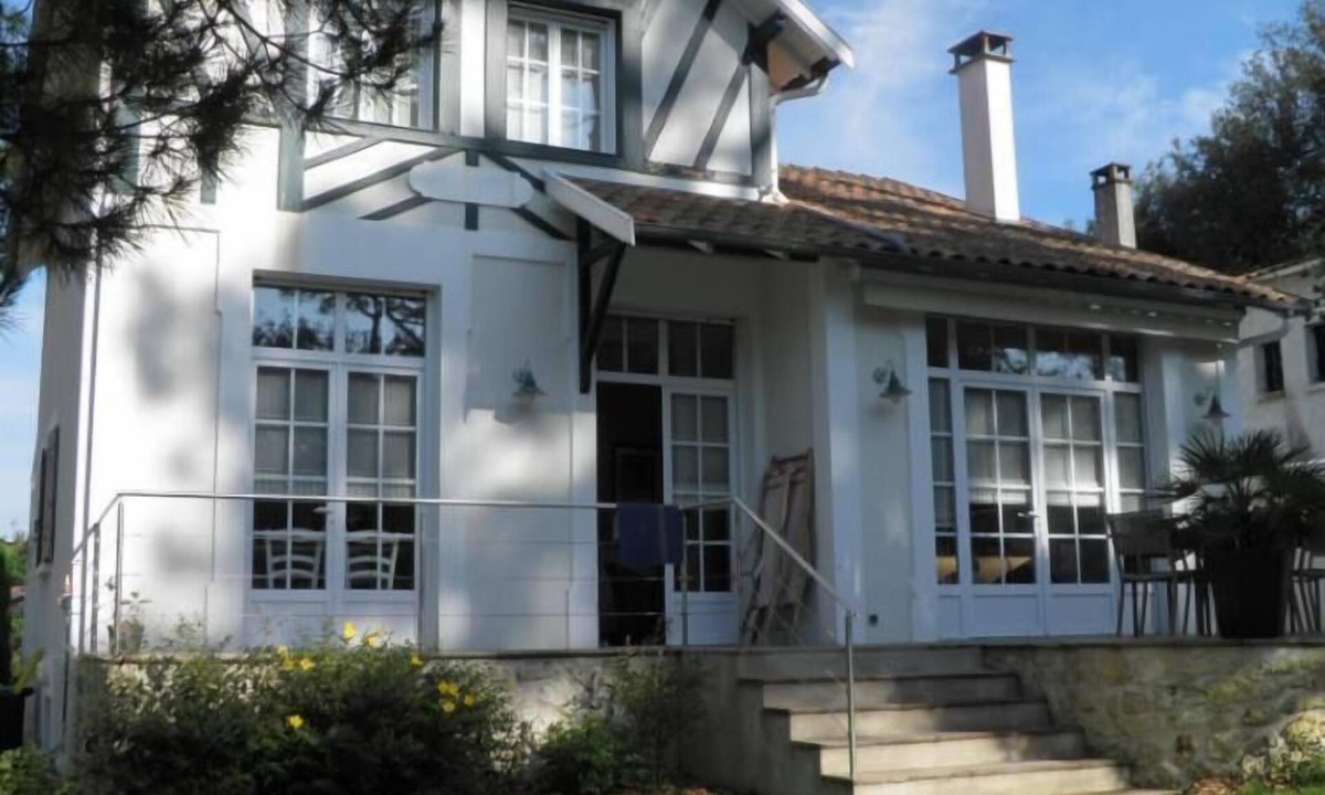 Saint-Palais-sur-Mer Villa | Family house 'Chanteraine'