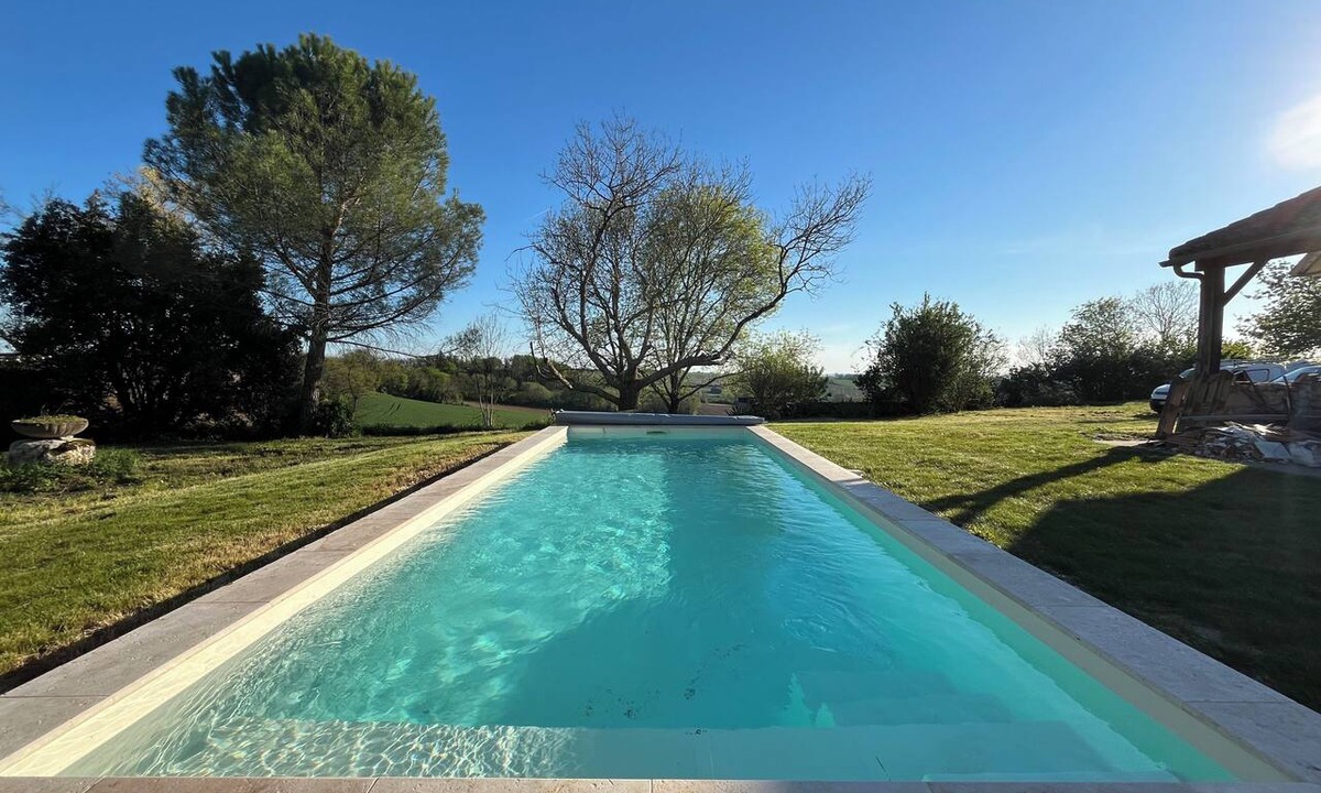 Laplume Villa | Family house 14pers, air conditioning, swimming pool and wifi