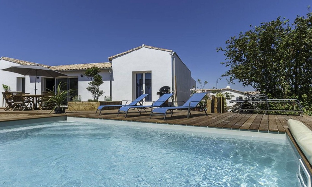 La Flotte Villa | Family house with heated pool and terrace in La Flotte