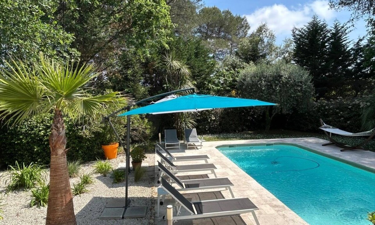 Valbonne Villa | Family or friends villa, pool, A/C, sleeps 8, Valbonne.