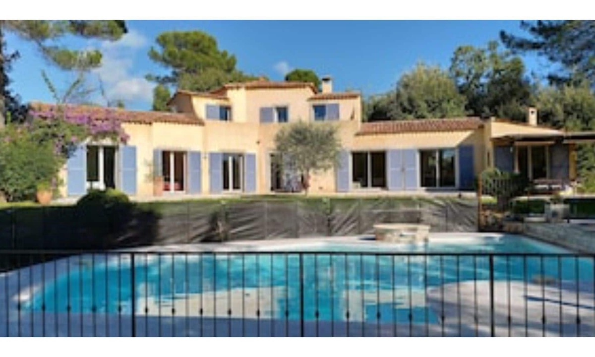 Valbonne Villa | Family villa in a quiet area