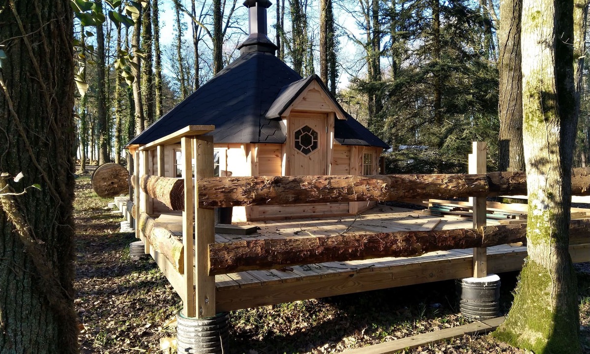 Corcoue-sur-Logne Cabin | FINNISH KOTA RELAXATION, FOREST AND NATURE. BREAKFAST INCLUDED