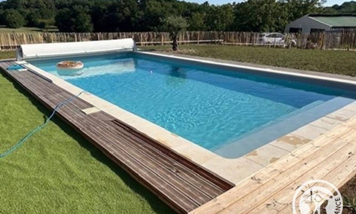 Brantome-en-Perigord Cottage | Cozy house with garden, shared pool, and fireplace in Brantôme