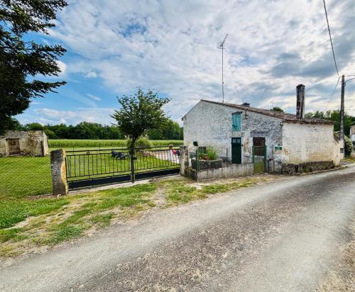 Marignac House | Gîte 3 étoiles Proche Jonzac #Cures Thermales #Parc aquatique Les Antilles de Jonzac