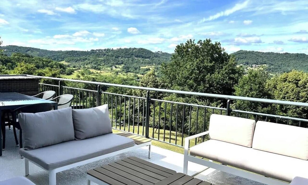 Meyssac Villa | Gîte de France (sleeps 6)