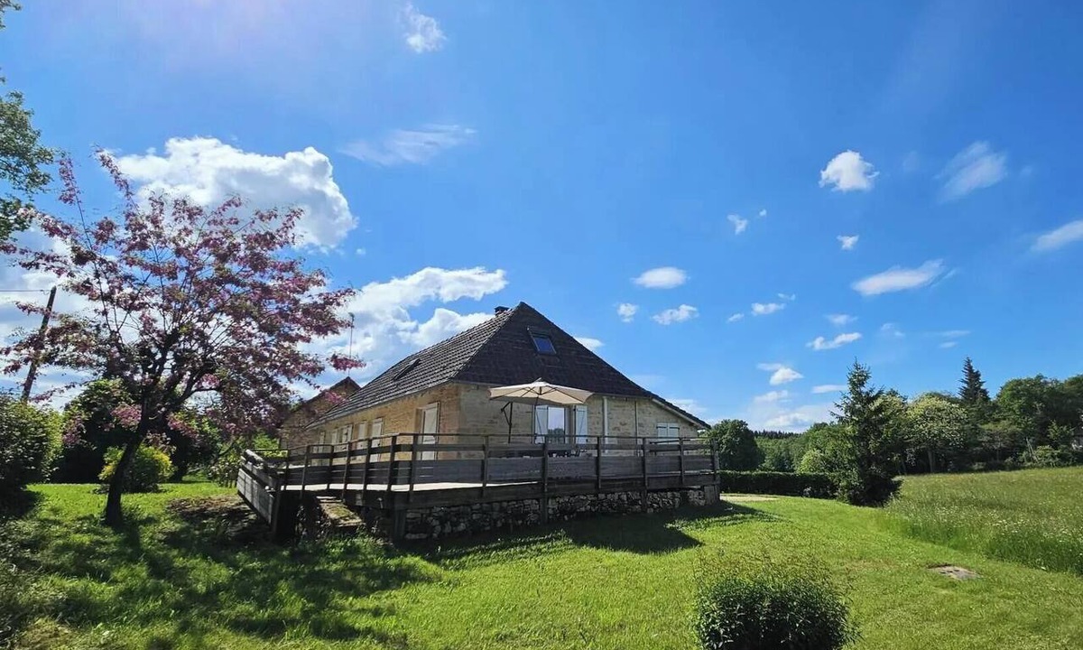 Turenne Villa | Gîte de France (sleeps 6)