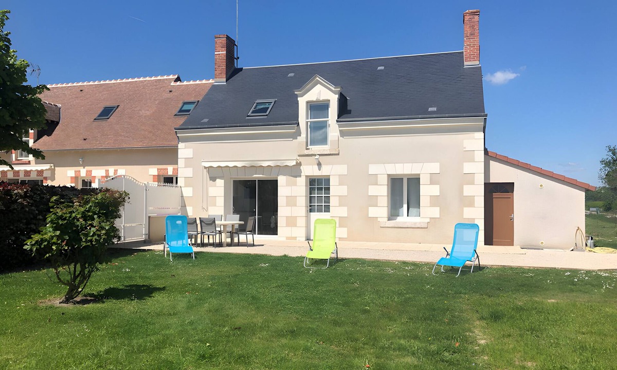 Le Controis en Sologne House | Gîte de la Bretonnière – Bright, Renovated House with Pool and Pond