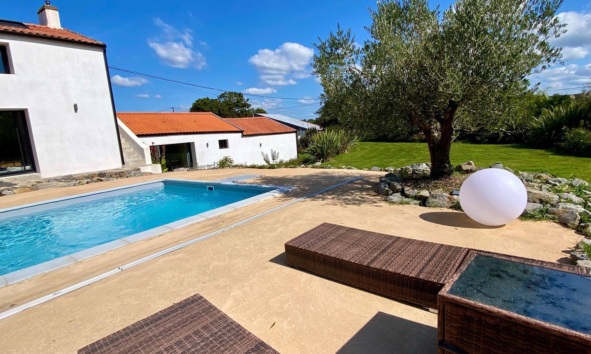 Saint-Mars-de-Coutais House | Gîte for 4: “La Cour de la Forêt” with Pool and Private Terrace