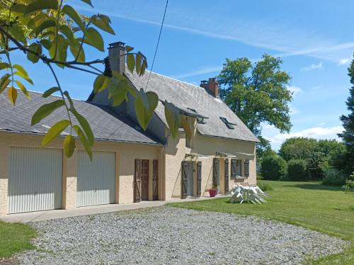 Merlines House | Gîte 'Hors du temps'