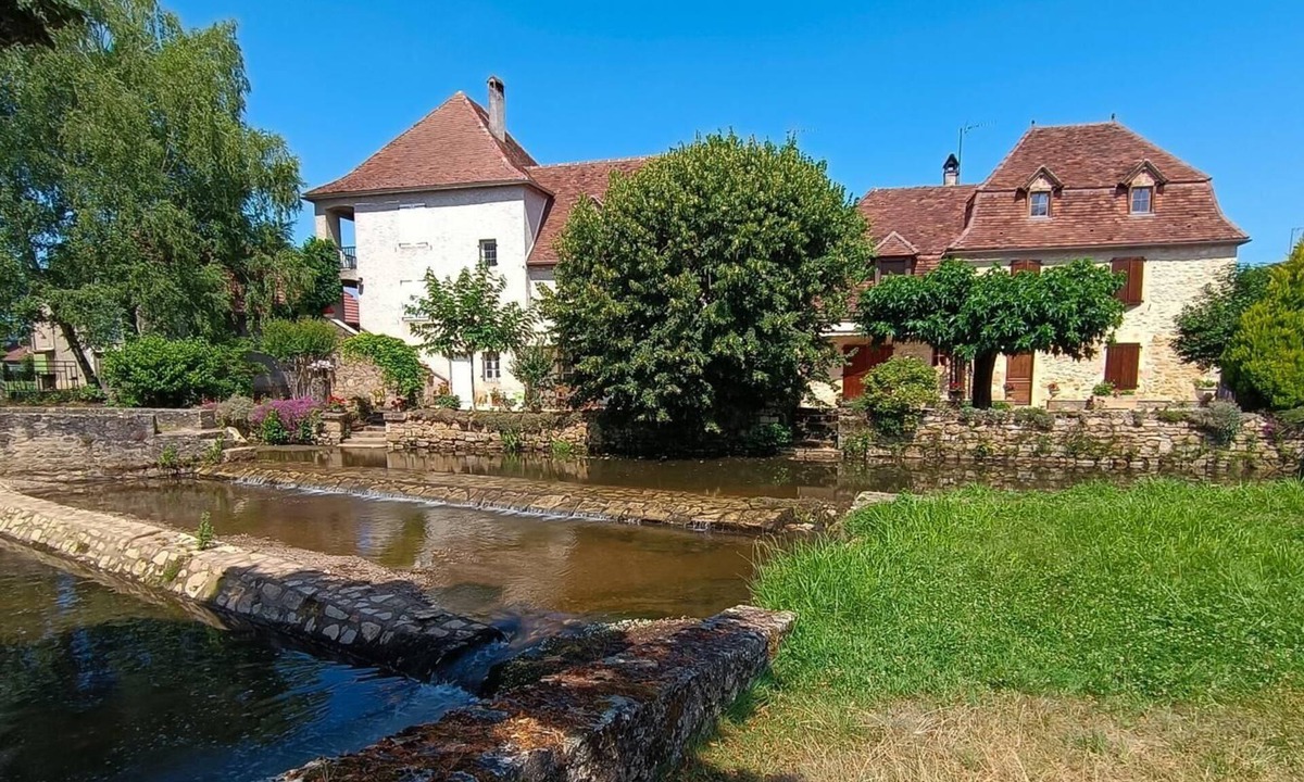 Prudhomat House | Gîtes de France® - By the stream