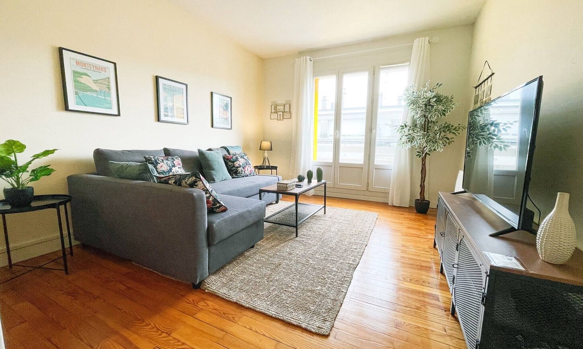 Quartier Chorier-Berriat Apartment | #GF The Grenoble Beret ❤️ next to the train station et GEM