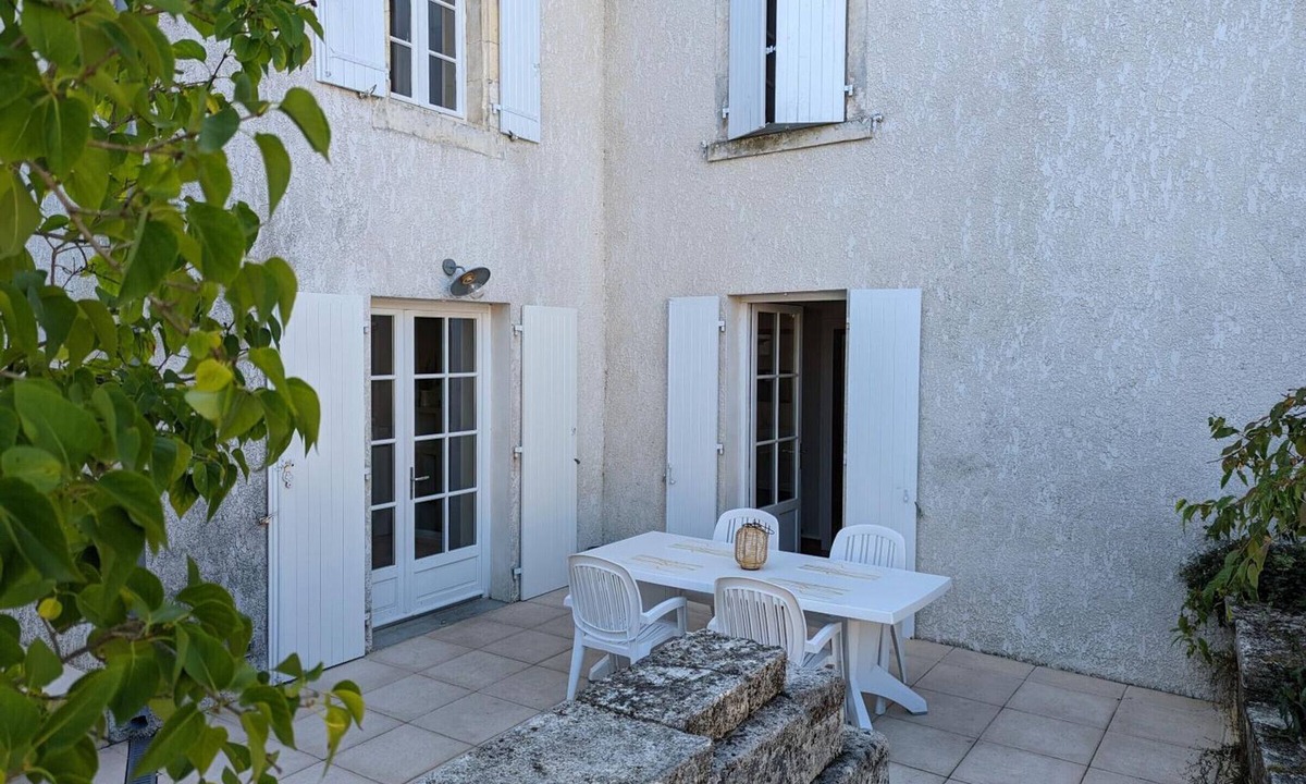 Baignes-Sainte-Radegonde Cottage | Gite Baignes-Sainte-Radegonde, 4 bedrooms, 7 persons