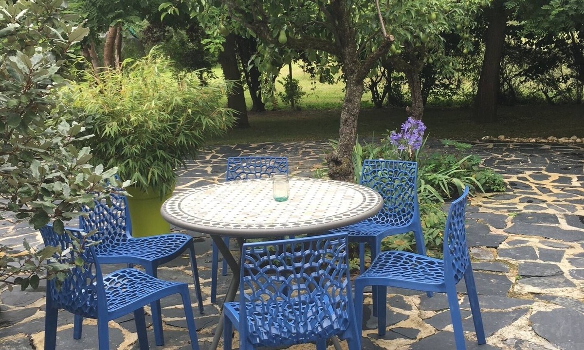La Bohalle House | Gite bleu l'Iris avec piscine chauffée