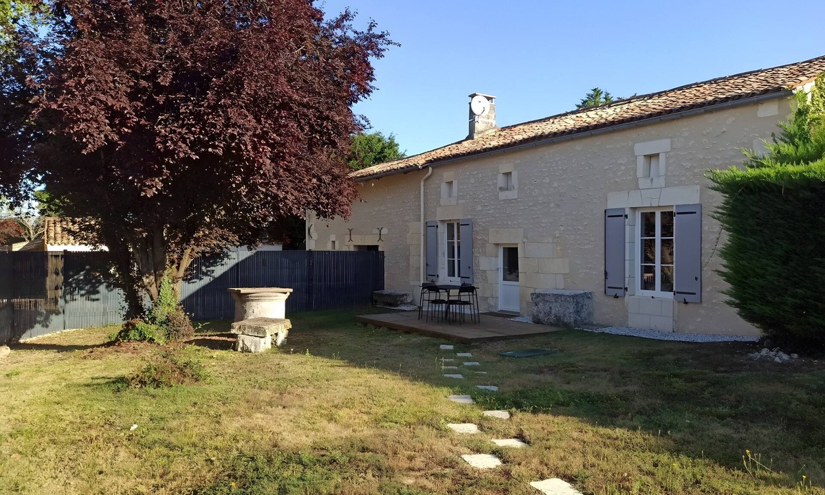 Saint-Hilaire-Du-Bois House | Gite de "La Picoulade" – Renovated Farmhouse with Garden near Jonzac