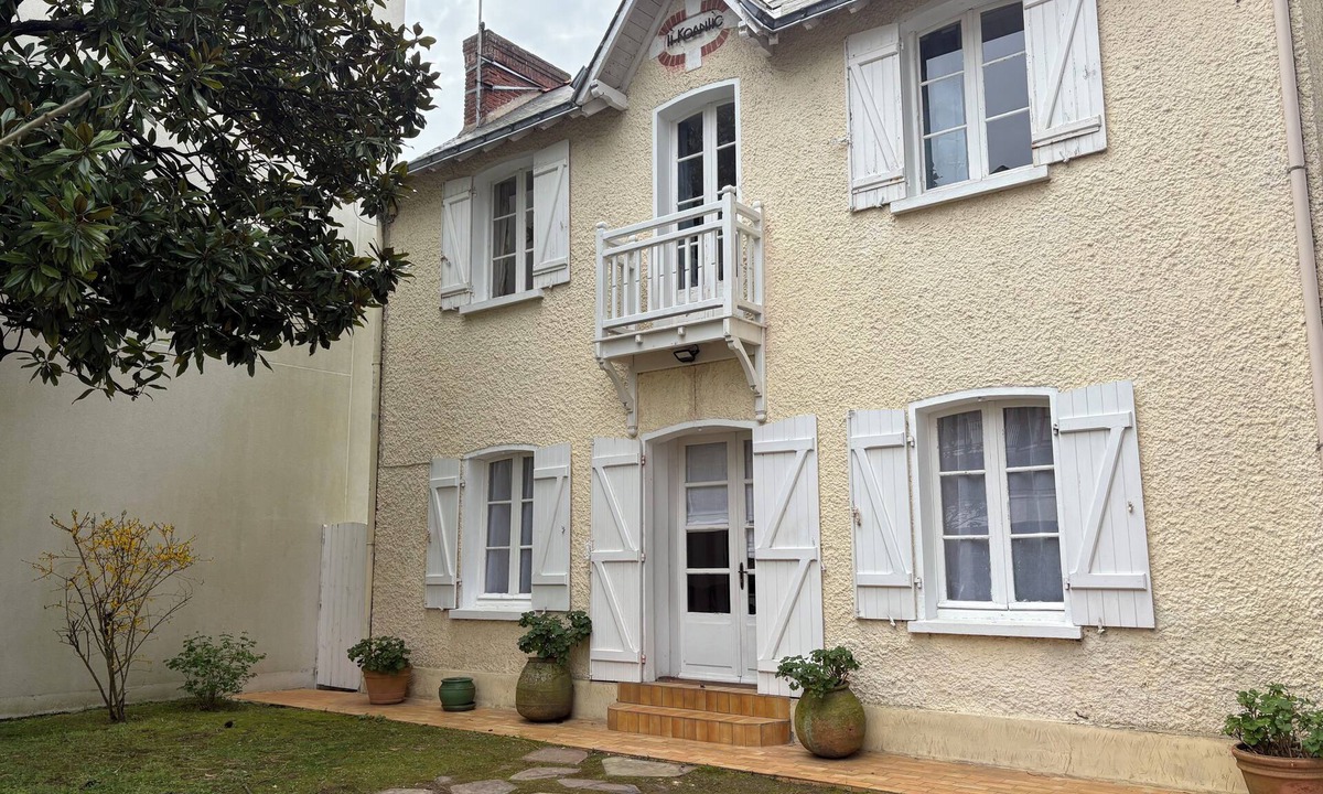 La Baule-Escoublac Villa | Gite La Bauloise - 15 pers - near beach - town center