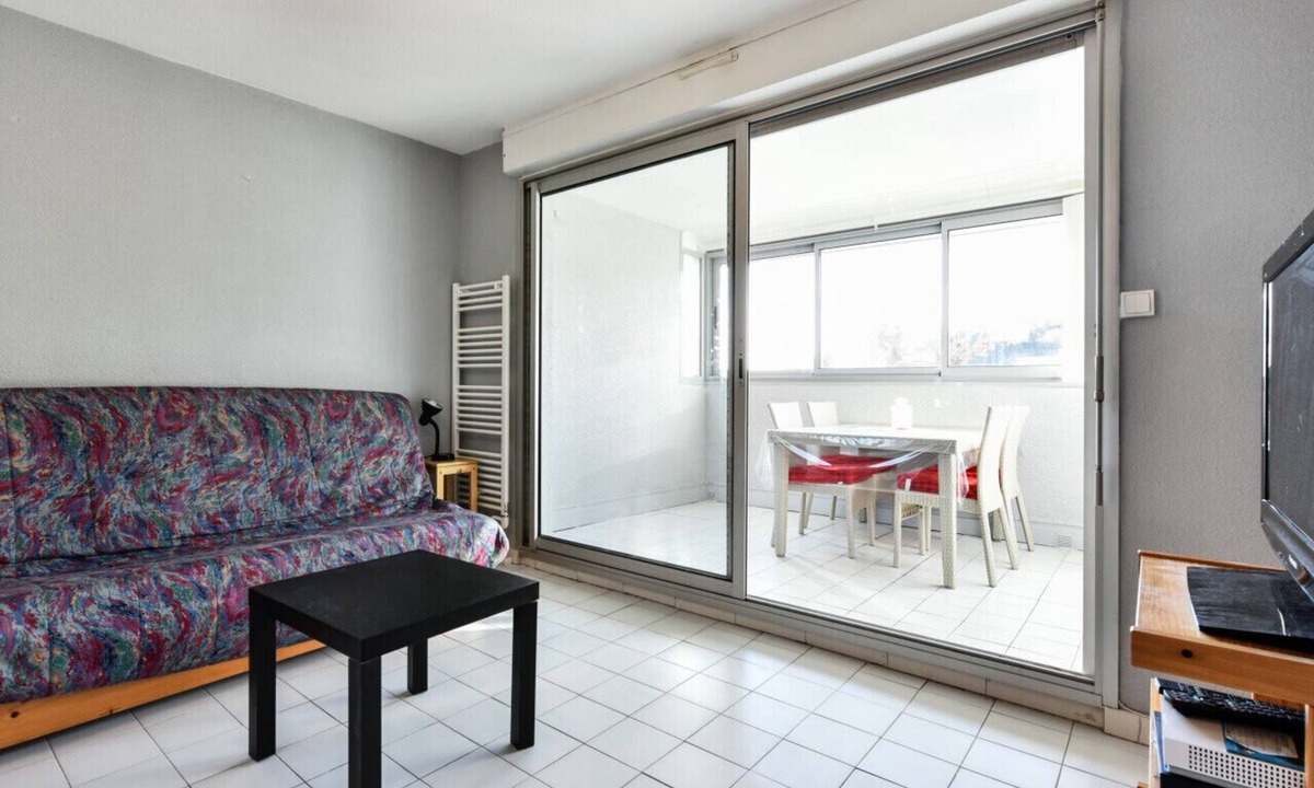 Bastide Giraud Apartment | Gorgeous 1br with pool, garden and sea view