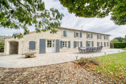 Ozillac House | Grand Gîte 15p Vignoble - 300m - 5ch Ozillac