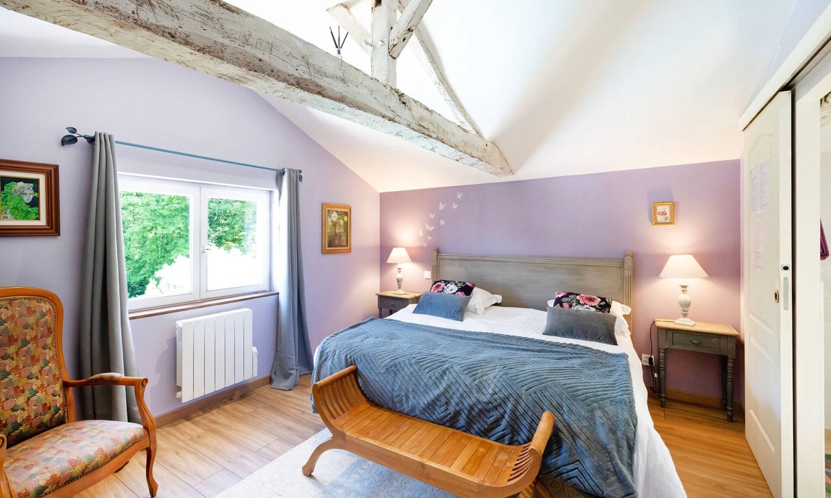 Garrey Bed & Breakfast | Guest Room 'Domaine De La Barthe - Anna' with Shared Pool, Terrace and Wi-Fi
