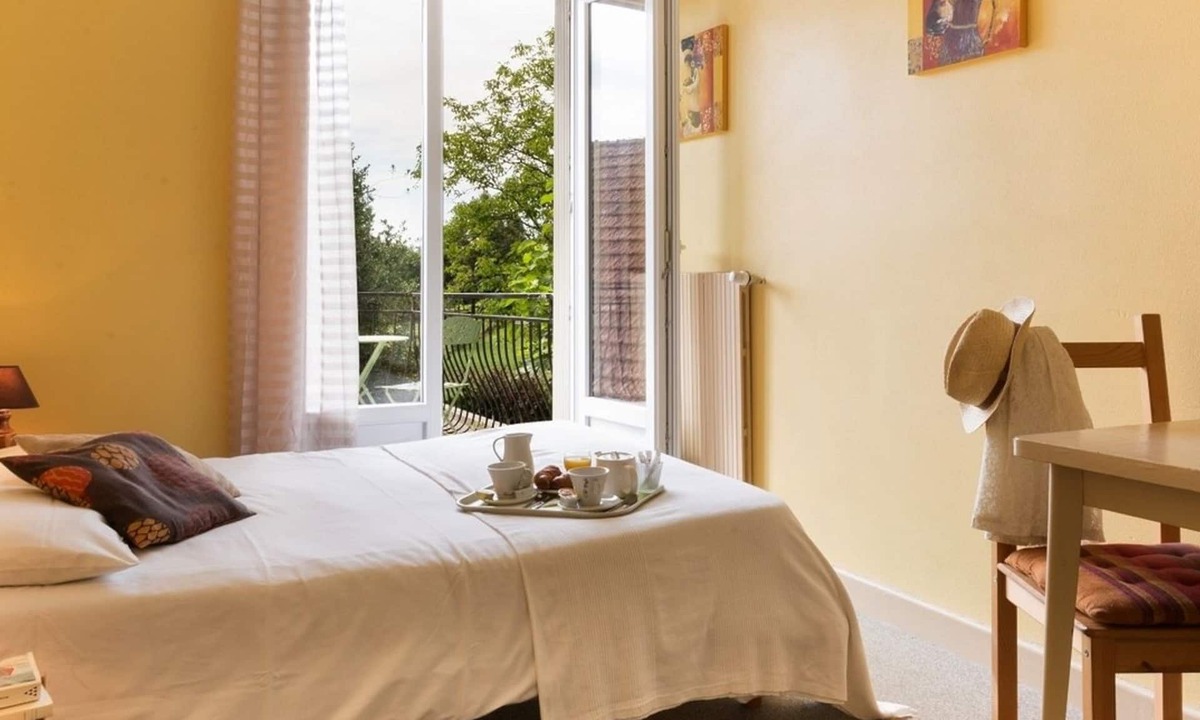 Naves Hotel | Hôtel l'Oustal
