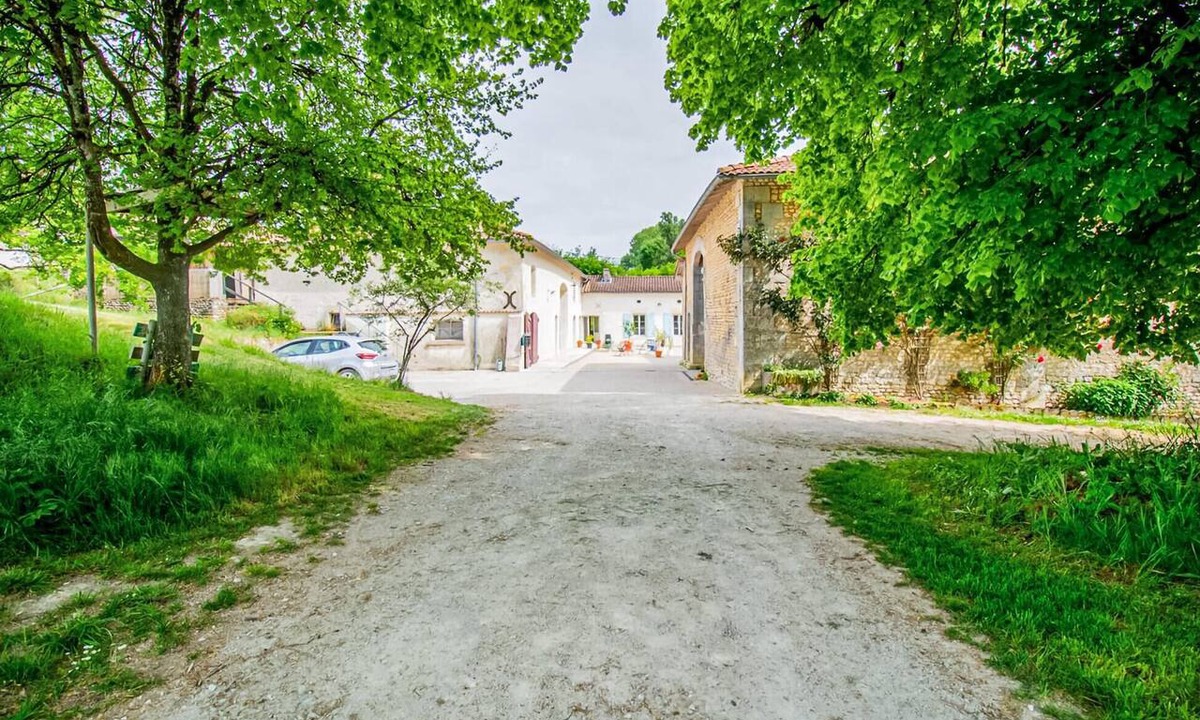 Saint-Maigrin House | harmant gîte au calme