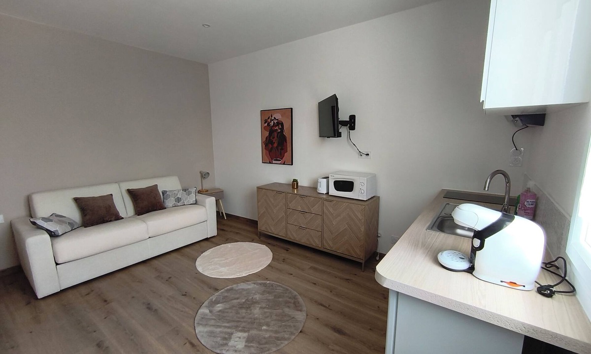Breuillet Apartment | HAVANE Studio, brand-new, near Royan and the beaches—quiet and fully equipped