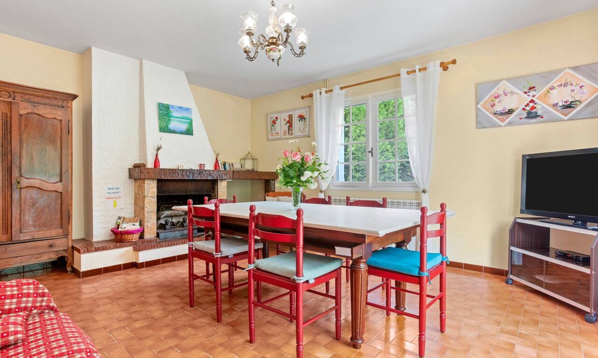 Meounes-les-Montrieux Apartment | Holiday Home for 7 Guests with Pool – Il Bosco