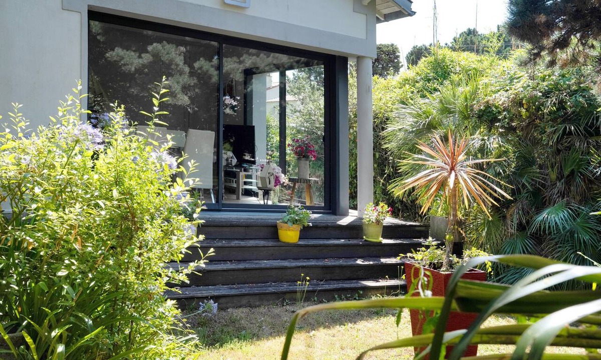 Pornic House | Holiday Home 'Aux Jolis Bambous, Garden' with Private Terrace and Garden