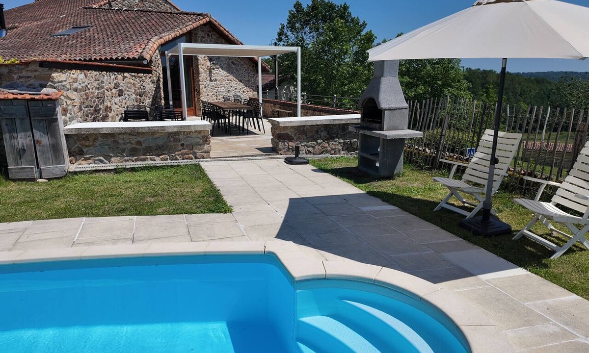 Roussines House | Holiday Home 'Domaine De Bellac - Le Triangle' with Private Pool, Terrace & Wi-Fi