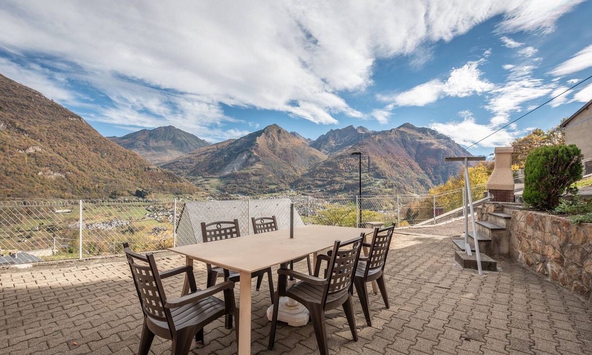 Sazos House | Holiday Home “Gary Loup”: Mountain View, Private Terrace & Wi-Fi