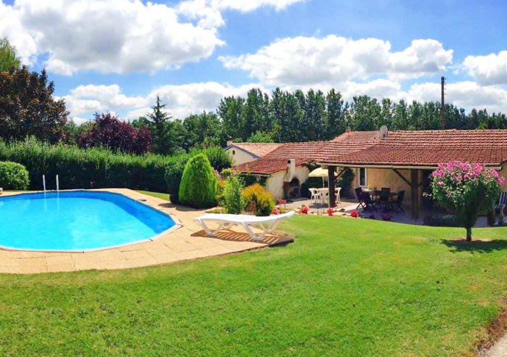 Condeon House | Holiday Home La Grangette by Interhome