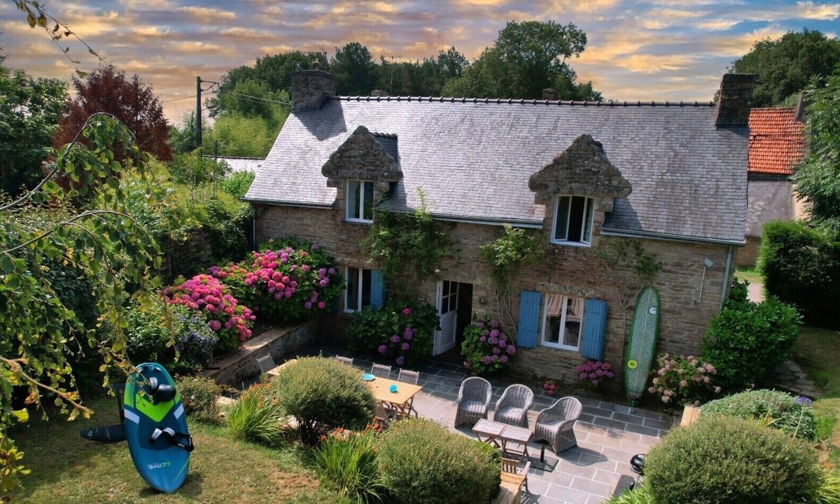 Clohars-Carnoet House | Holiday Home 'Villa Kergariou' with Private Terrace, Private Garden and Wi-Fi