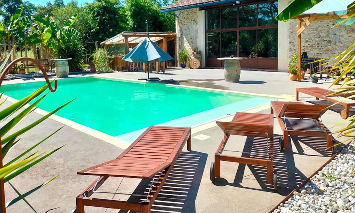 Saint-Jean-de-Marsacq Villa | Homerez - Big villa for 21 ppl. with swimming-pool at Saint-Jean-de-Marsacq