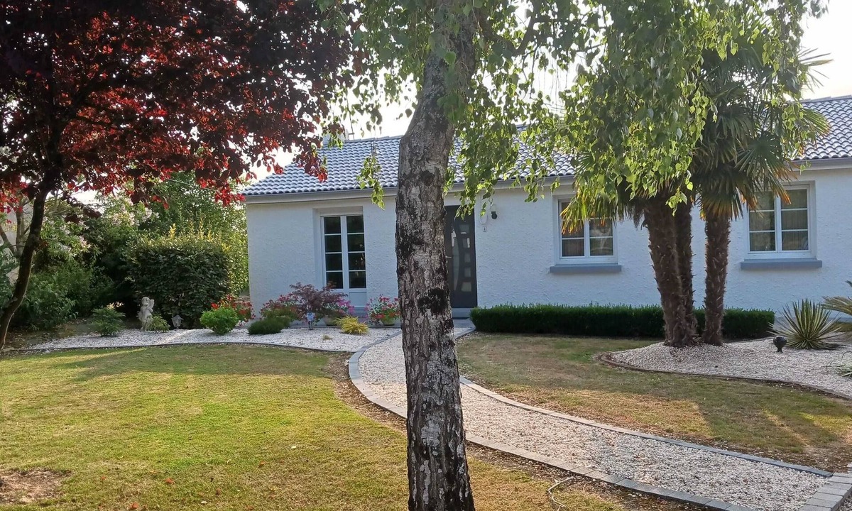 Saint-Lumine-de-Coutais House | Homerez - House in Saint-Lumine-de-Coutais