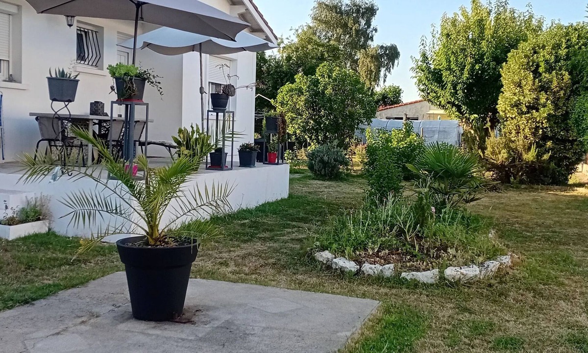 Saint-Sulpice-de-Royan House | Homerez - House in Saint-Sulpice-de-Royan