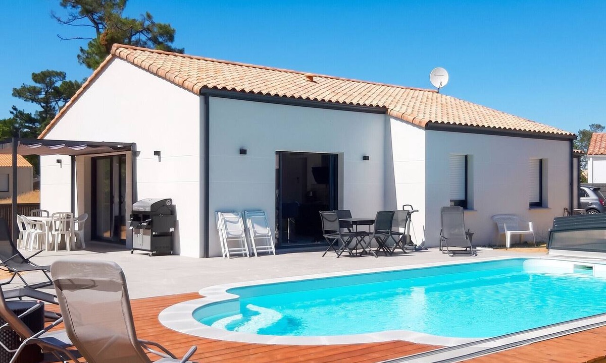 Saint-Jean-de-Monts Villa | Homerez - Villa Saint-Jean-de-Monts