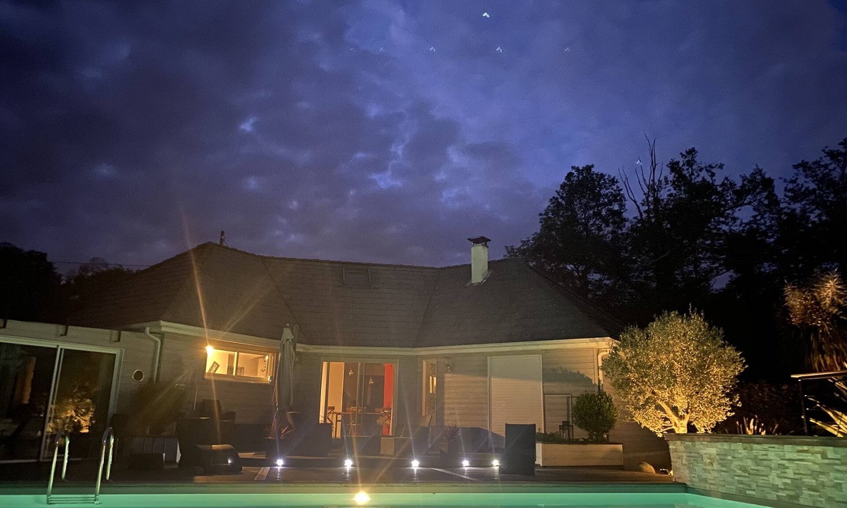 Coarraze House | House facing the mountains, swimming pool, sauna