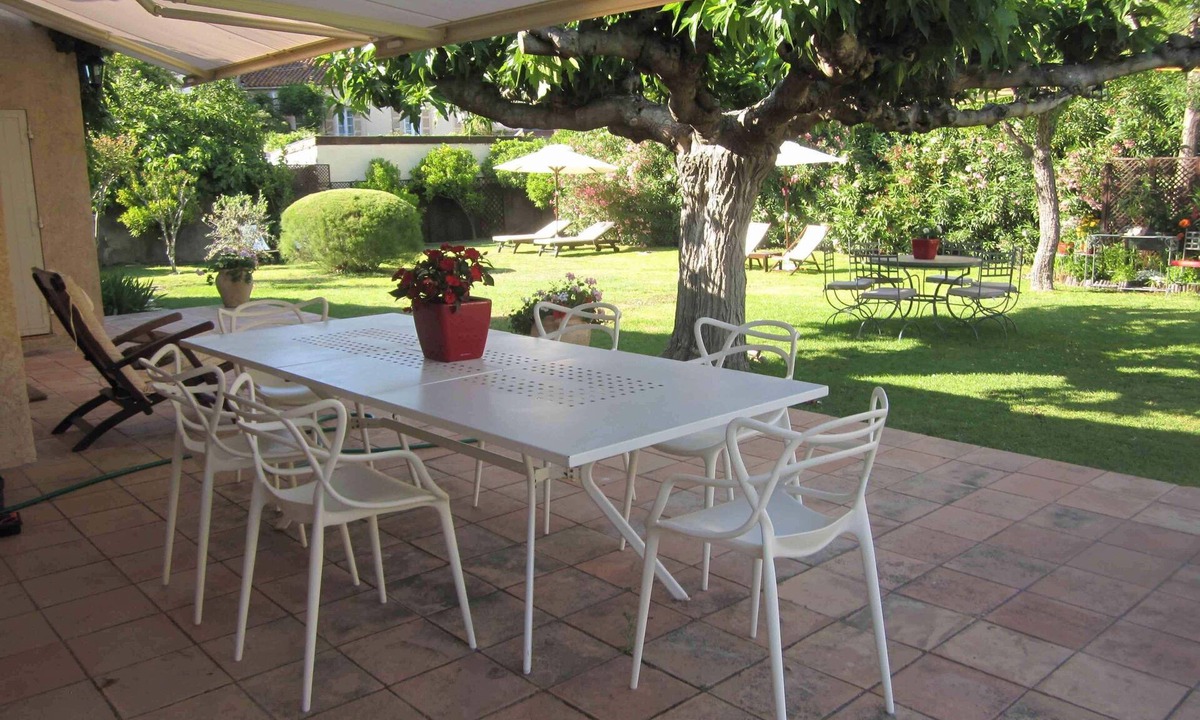 Saint-Tropez City Centre House | House, greenery and pool in the heart of Saint-Tropez.