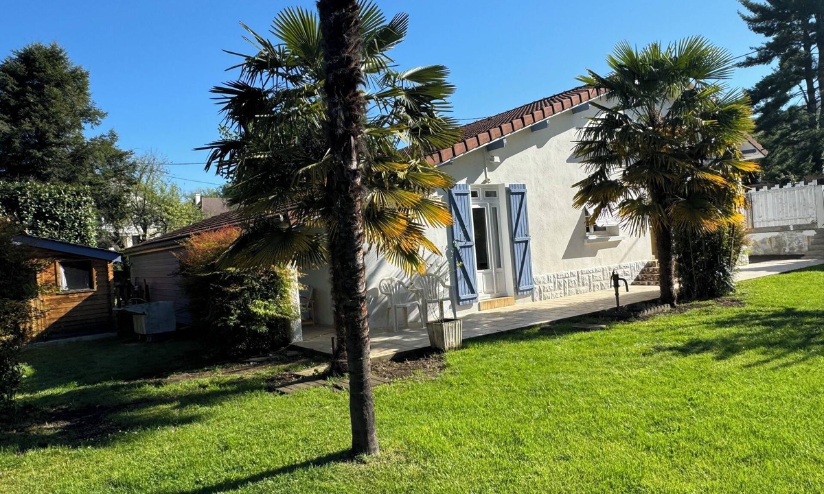 Lourdes House | House in Lourdes, with garden, at the foot of the Pyrenees