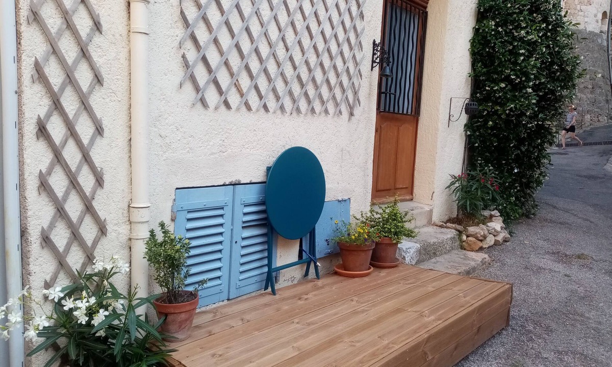 Le Bar-sur-Loup House | House in the heart of a peaceful village.