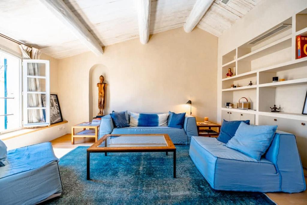 Old Town House | House Portail l Vintage, Central l Shellter Rentals