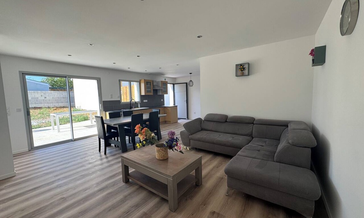 La Clisse Apartment | House with a garden in Saintes