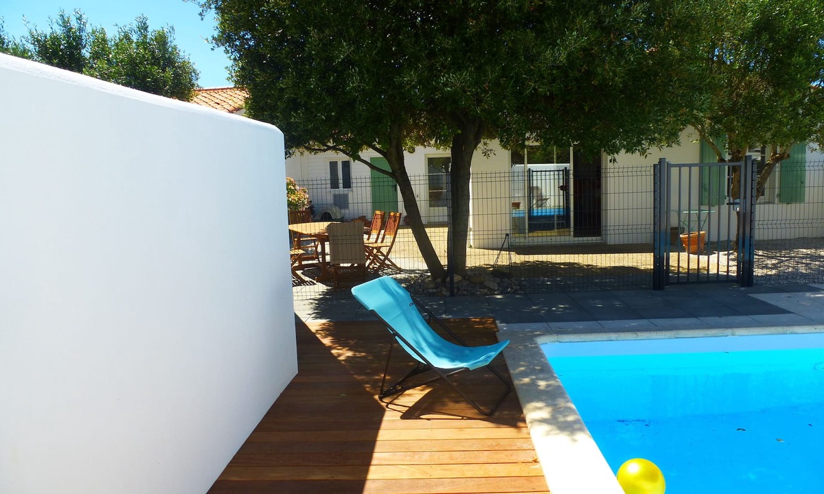 Rivedoux-Plage House | HOUSE WITH Heated POOL (May to September) ILE DE Ré, quiet