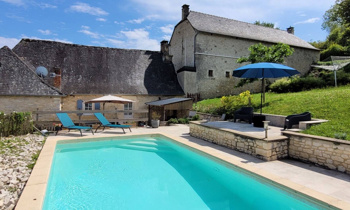 Coly House | In the heart of the village, house for 8 with pool