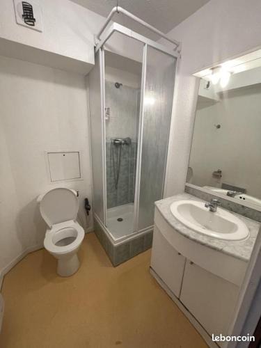 Chatillon House | Issy Citea Access dayuse Room - Work and Day Rest Timeshare - 2 min tram - Formule Temps Partagé - Navette ile d'Issy Avenue Paris 92320 espace nuit