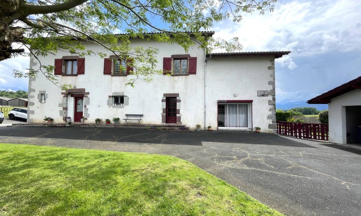 Bussunarits-Sarrasquette House | JAUBERRIA - BUSSUNARITS SARRASQUETTE