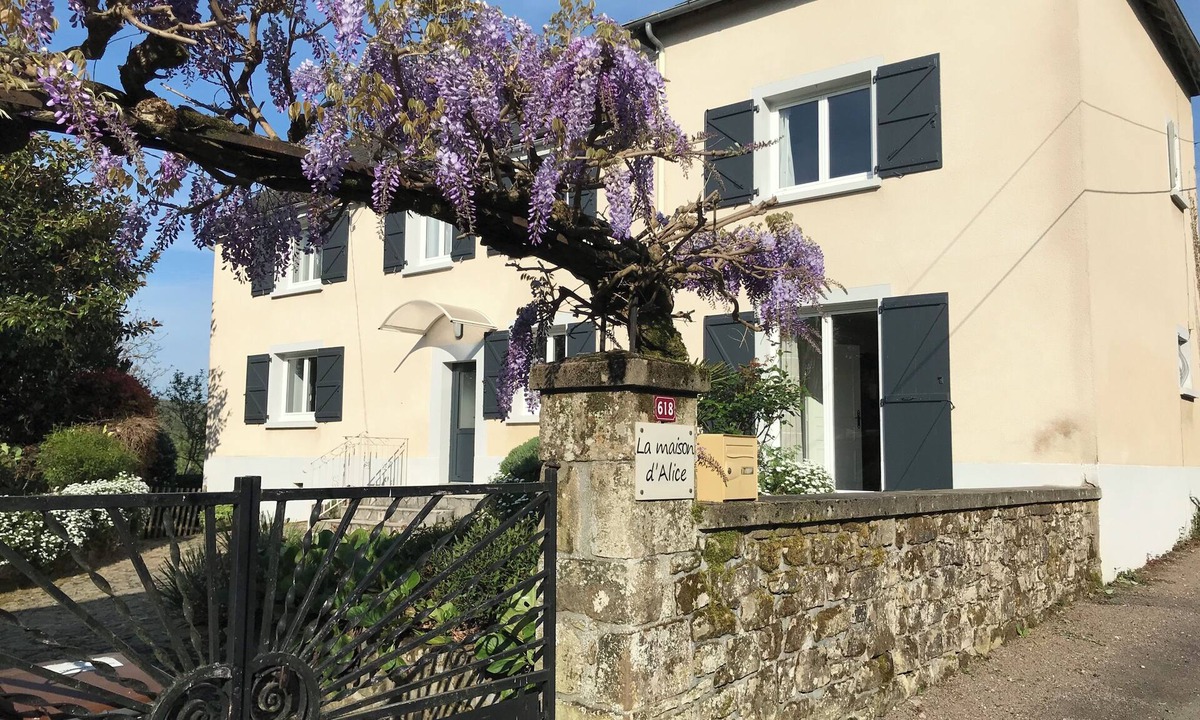 Le Pescher Other | Just 15 minutes from 4 of France's most beautiful villages, the Dordogne valley and the Lot.